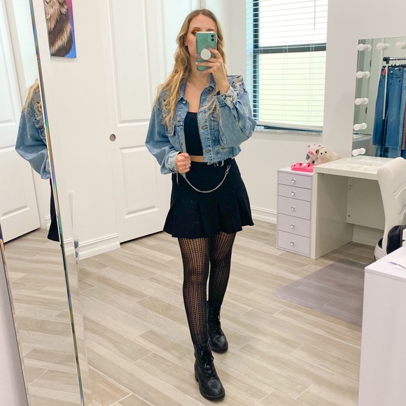 Meet your Posher, Hidden Gem Era! - Picture 2 of 8